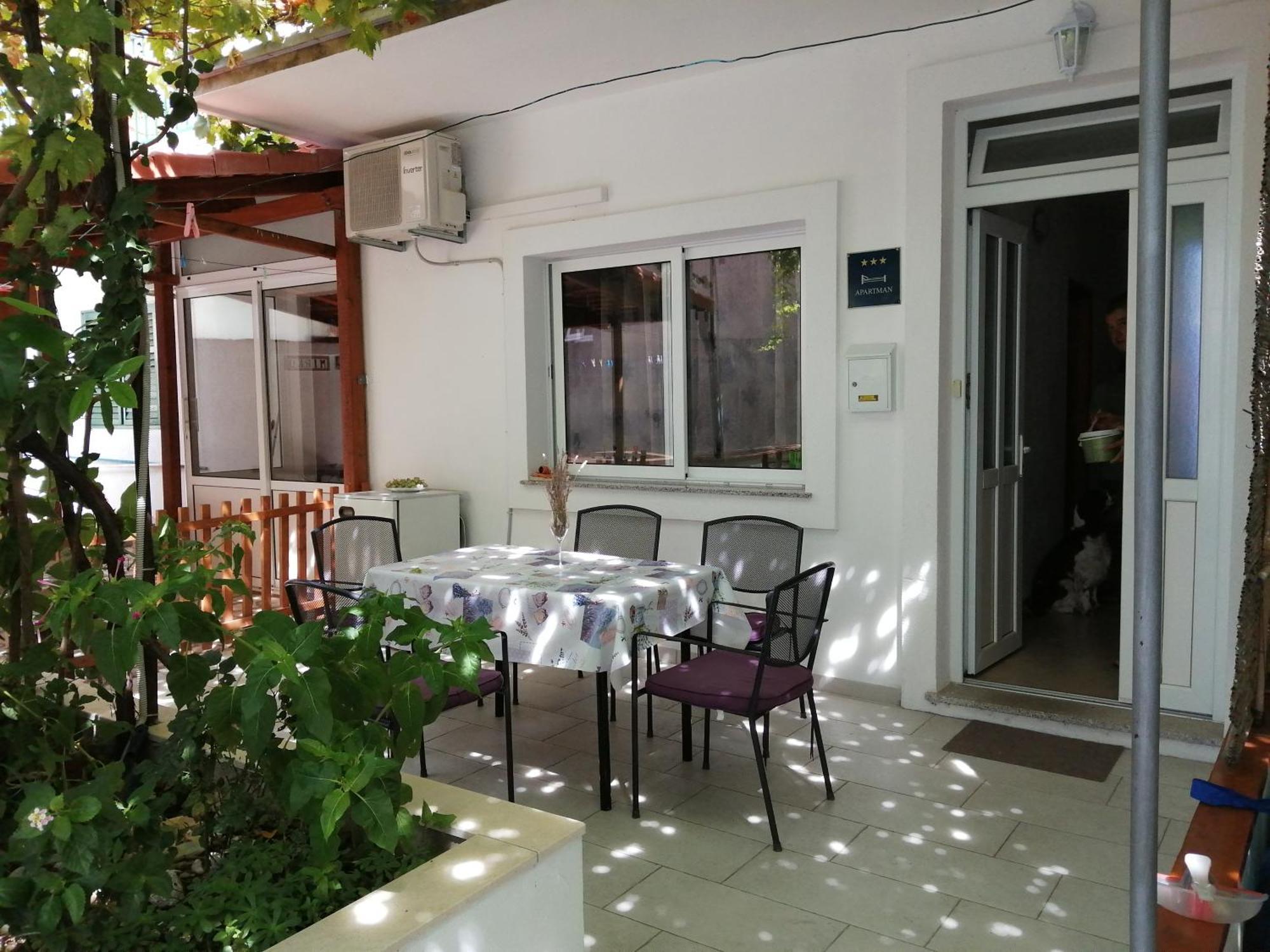 Lina Apartment กราดัซ ภายนอก รูปภาพ